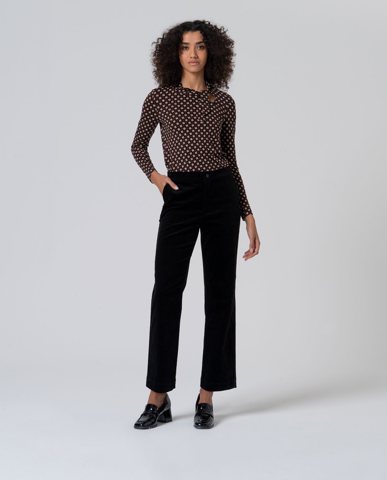Pantalón recto de pana de tiro medio Negro