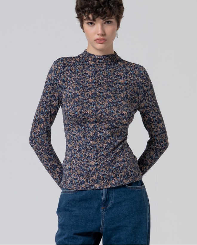 Camiseta elástica cuello alto estampada Azul