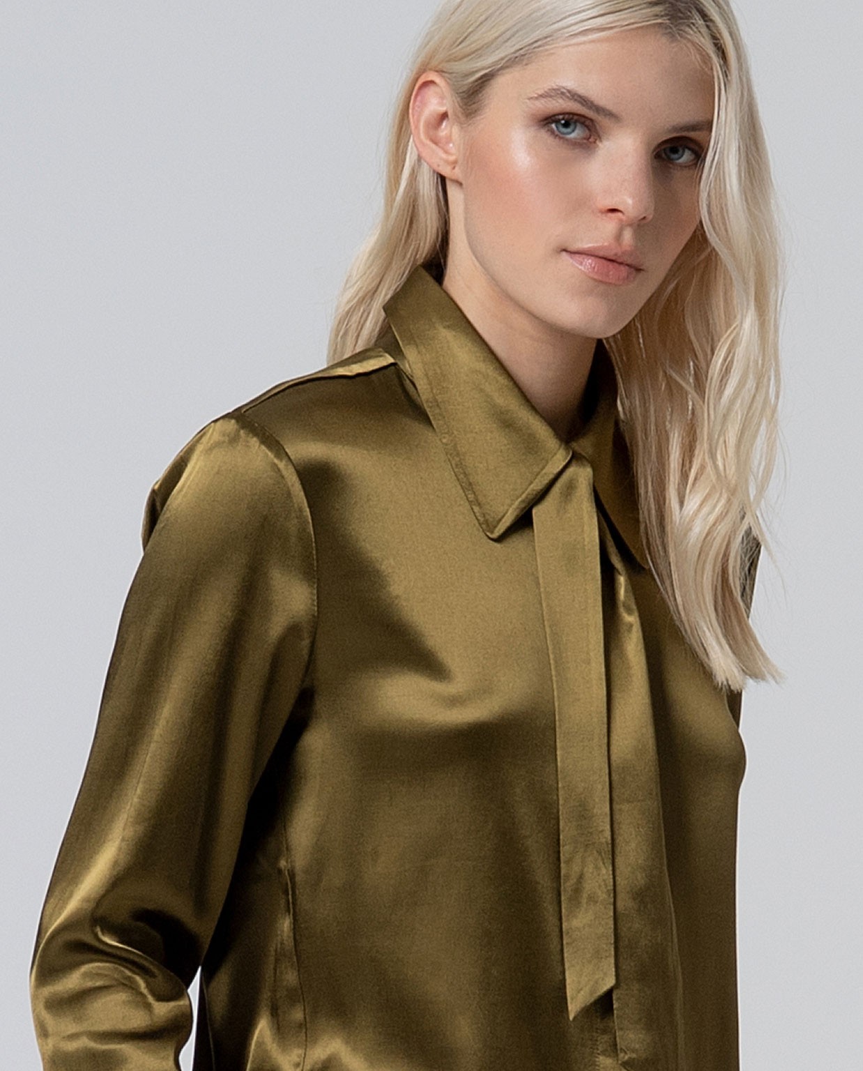 Fluid satin blouse with lace-up neckline Green