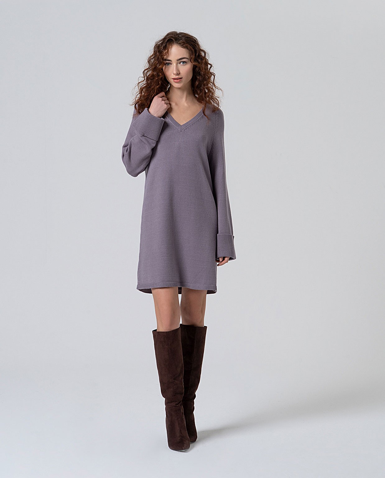 Vestido tricot oversize con escote pico Gris Empolvad