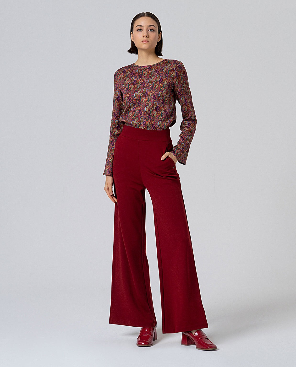 Pantalón ancho sin cierres Rojo Inglés