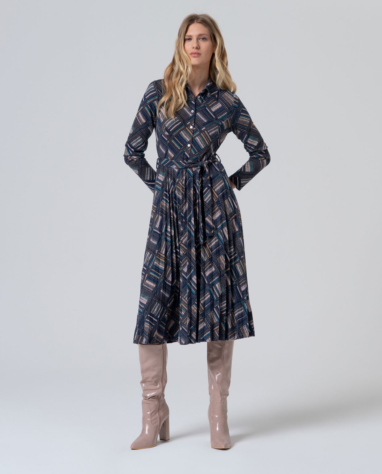 Vestido camisero geométrico con cinturón Azul