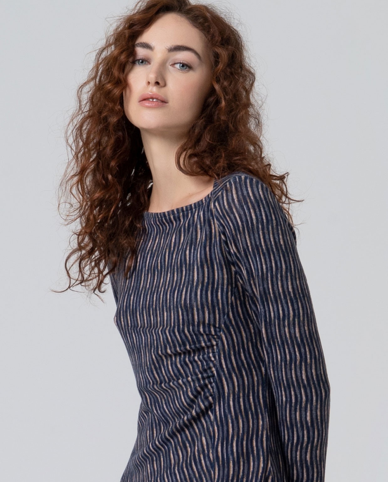 Vestido midi con fruncido en cintura Azul