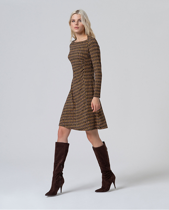 Vestido midi con fruncido en cintura Verde