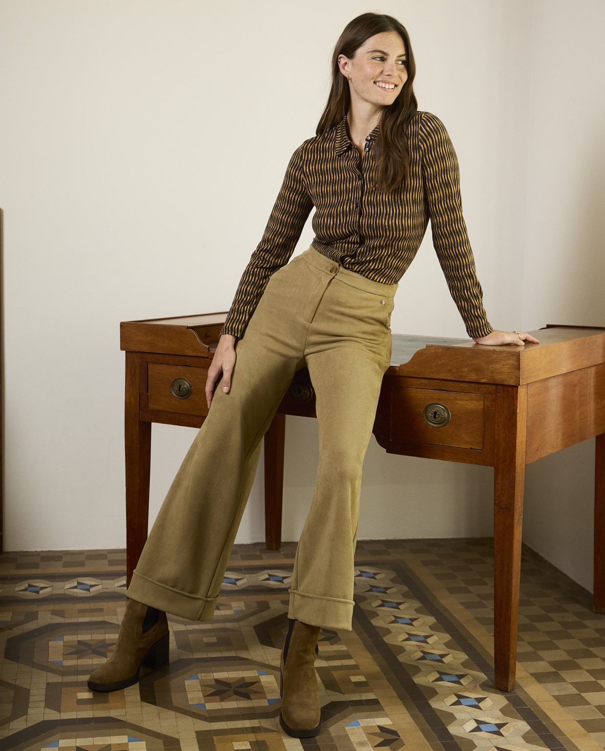 Pantalón wide leg aterciopelado Arena