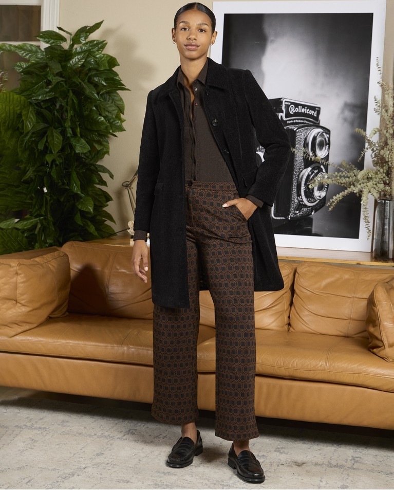 Straight cut pants with geometric print Black