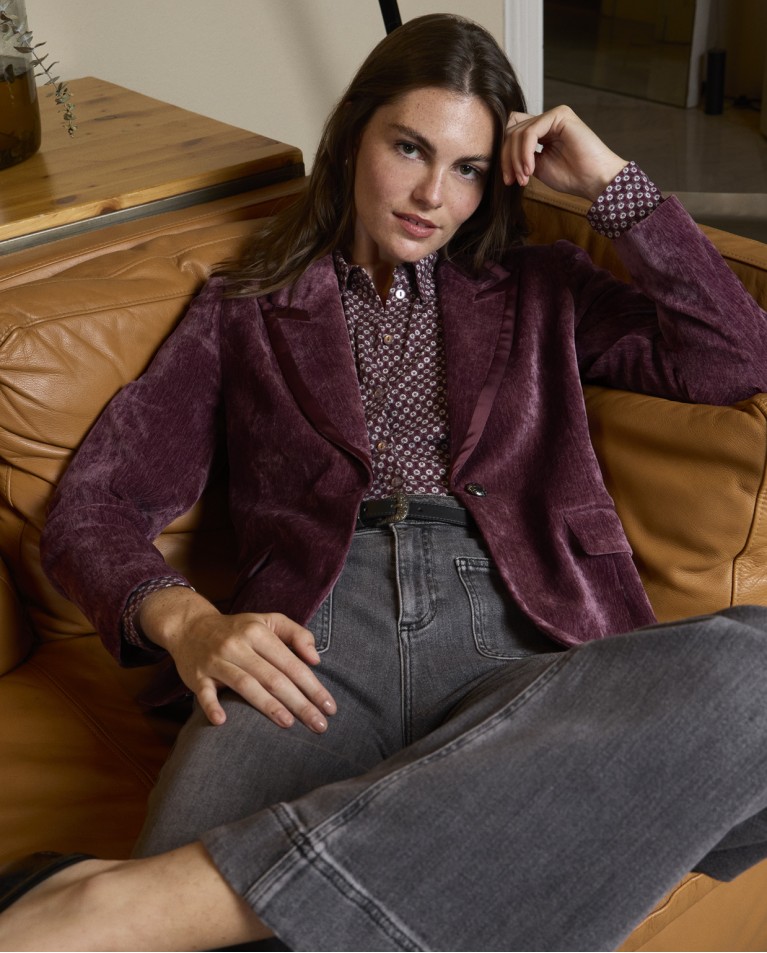 Blazer terciopelo con solapa pico Arándano