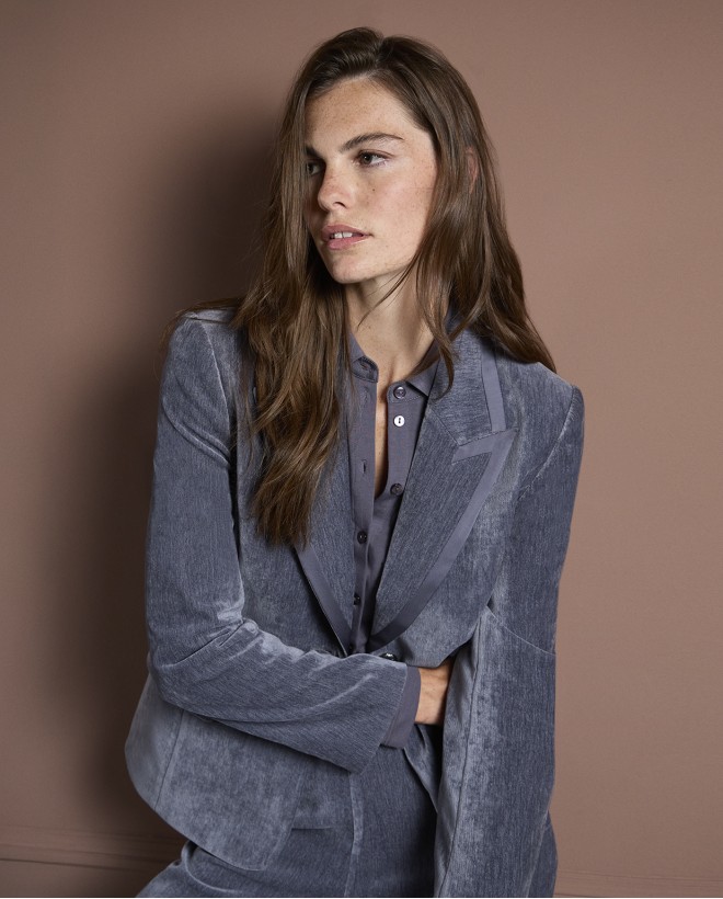Blazer terciopelo con solapa pico Gris