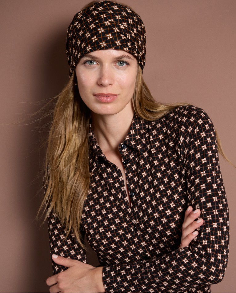 Camisa elástica estampado retro Negro