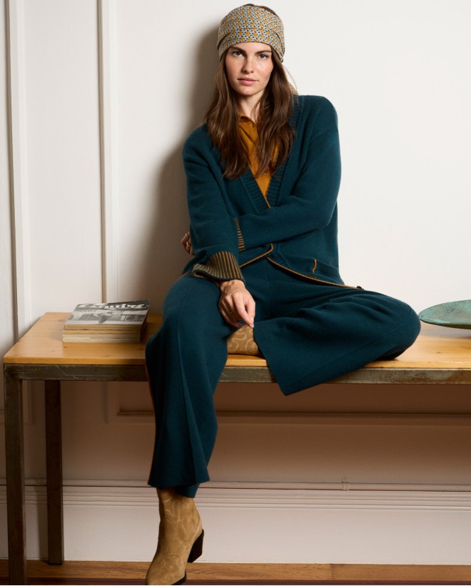 Long cardigan with pockets...