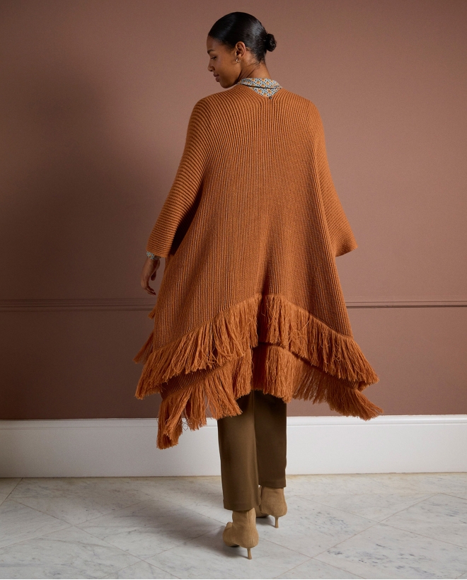 Poncho de tricot con flecos Camel Claro