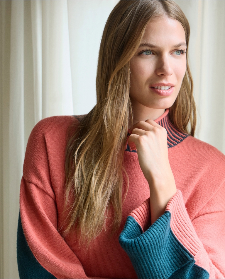 Two-tone sweater with elastic perkins collar Tile