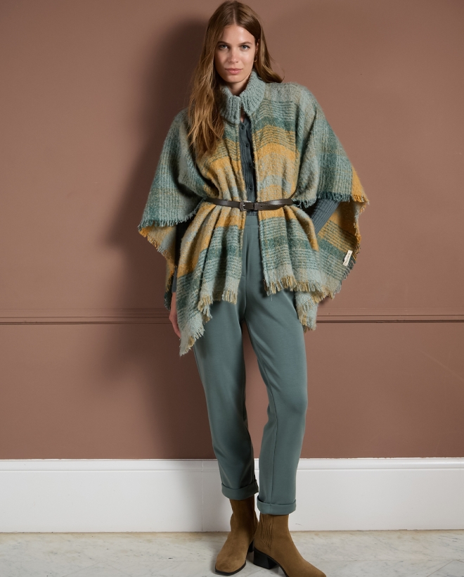 Poncho de cuadros con...