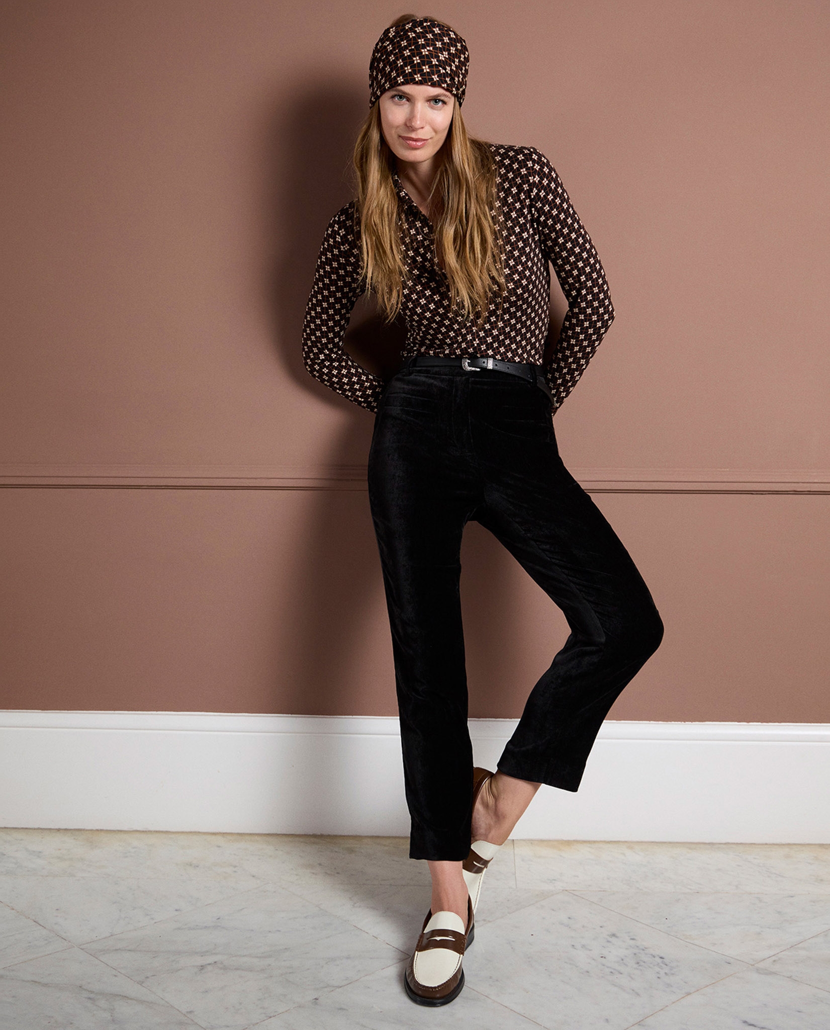 Pantalón pitillo efecto terciopelo Negro