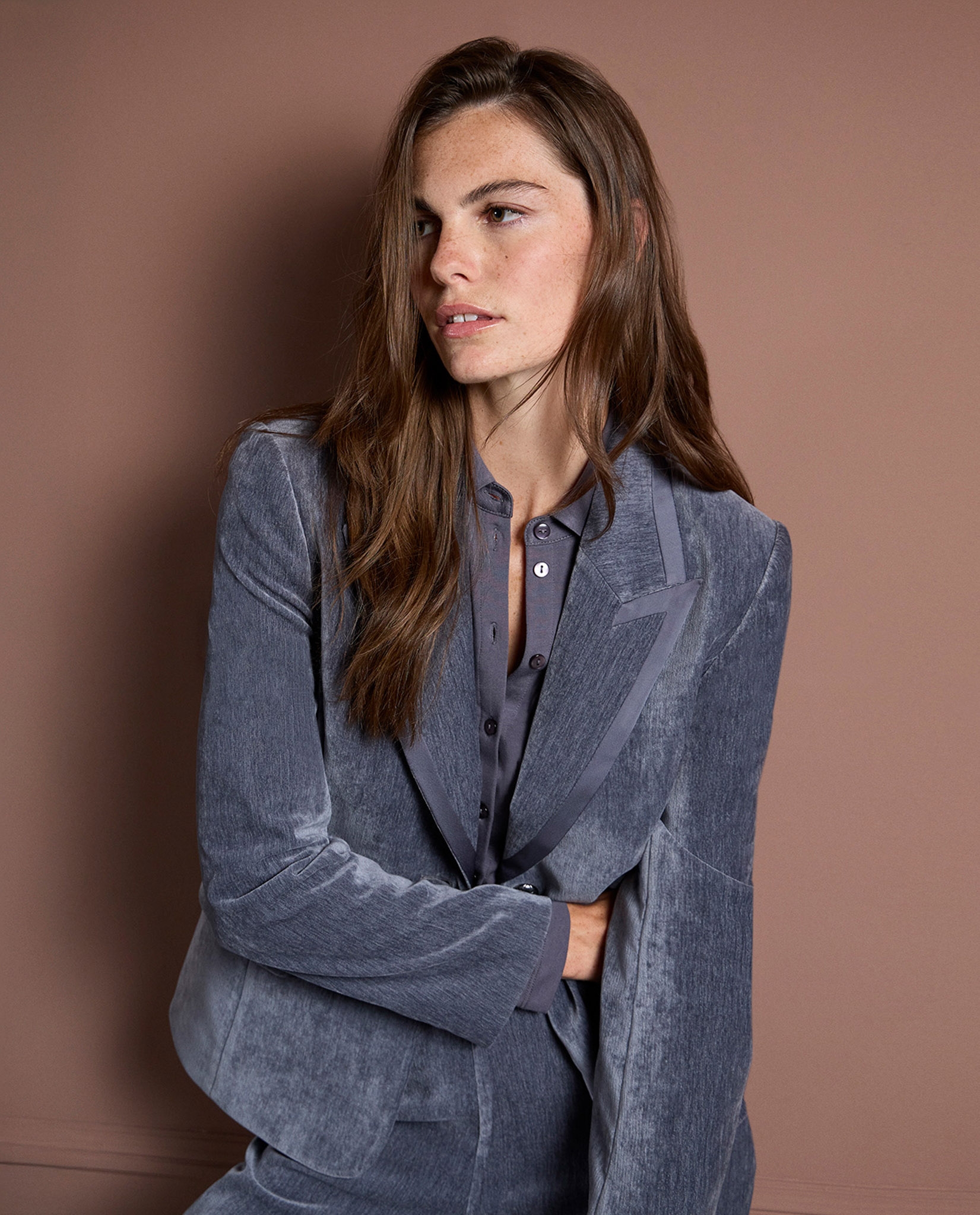 Blazer terciopelo con solapa pico Gris