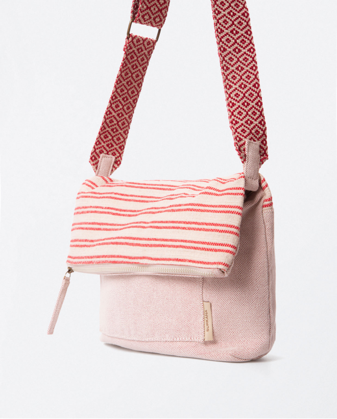 Jacquard shoulder bag with flap. Stripes Red