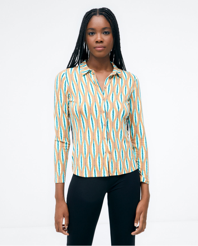 Long sleeve shirt. Elasticated. Beige