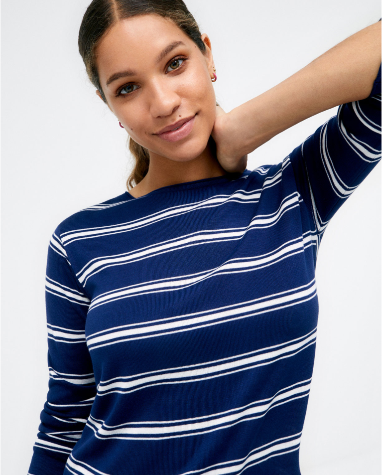 Knitted jumper. Boat neck. Navy e stripes Navy blue