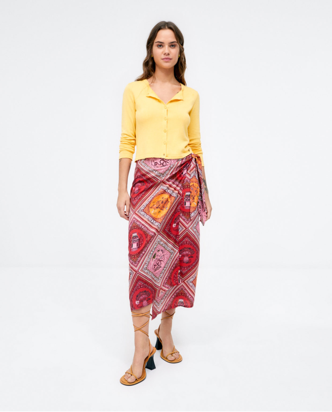 Pareo skirt with side knot. Red