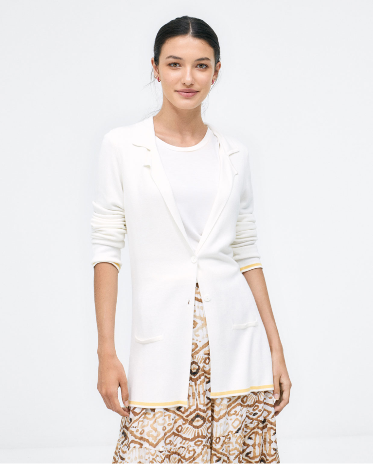 Knitted jacket with pockets. Plain Beige