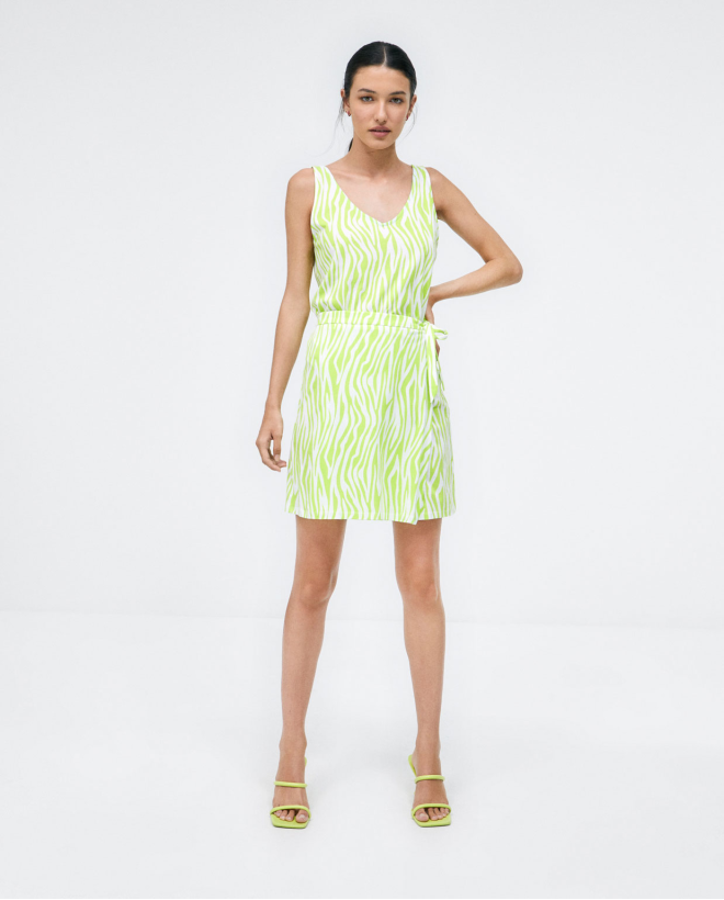 Short knotted sarong skirt. striped print Acid green