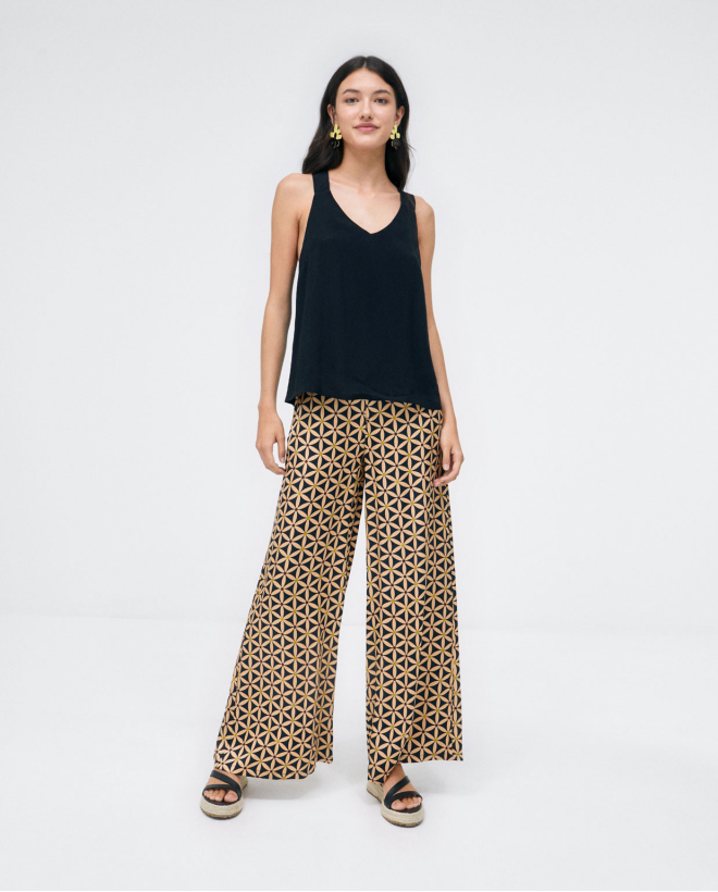 Wide long trousers with...