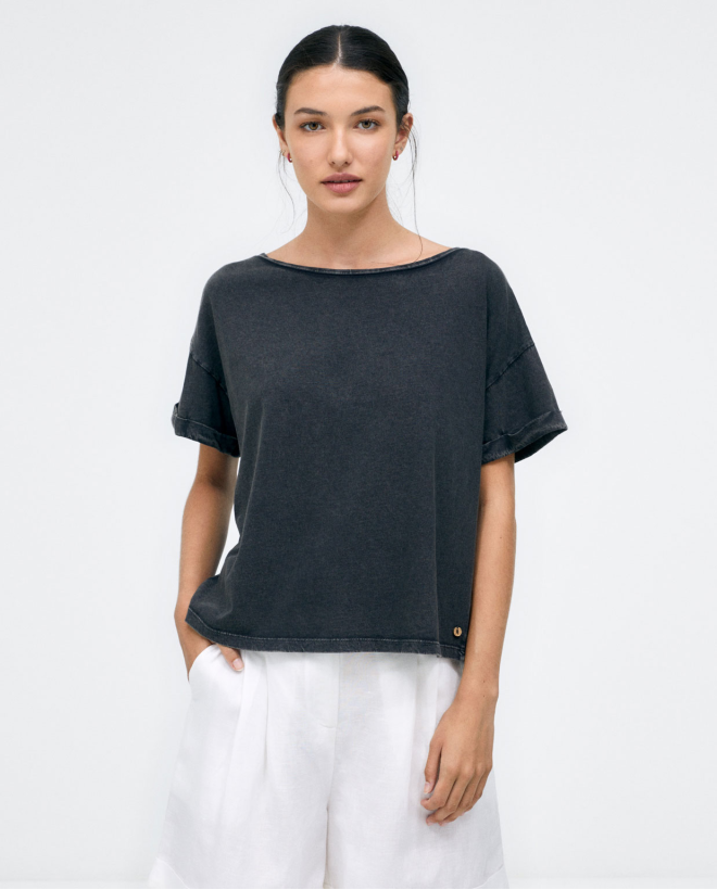 Pleated back t-shirt....