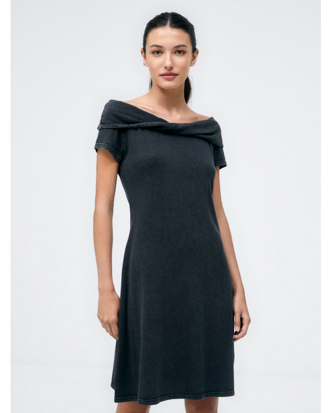 Short dress. Bardot. Elastic. Black